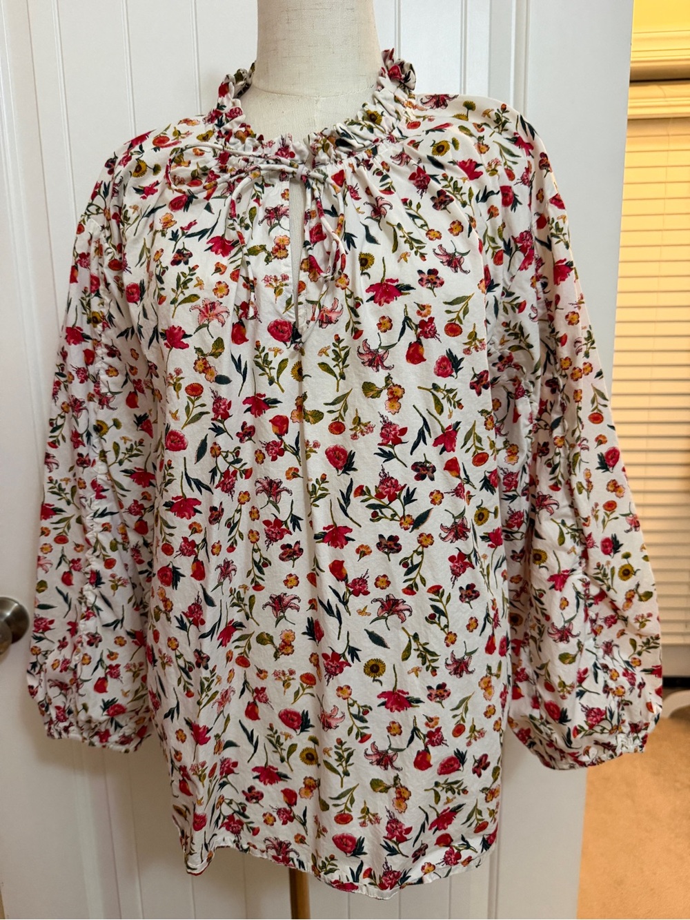 J.Crew Floral Peasant Top in White Red Green & Yellow Blooms Sz. XL - Picture 3 of 12
